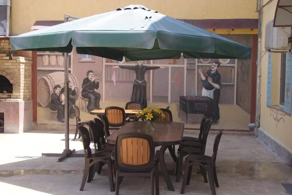 Bonjour House Hotel Ереван Екстериор снимка